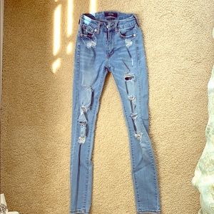 Ripped Aeropostale High Rise Curvy Jeans